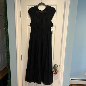 Long black peasant dress old navy NWT L